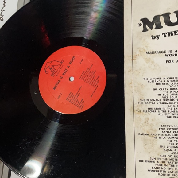 MUTHA is half a word by the queen of comedy La Wanda.Vintagevinyl 1971Adultsonly - Picture 3 of 6